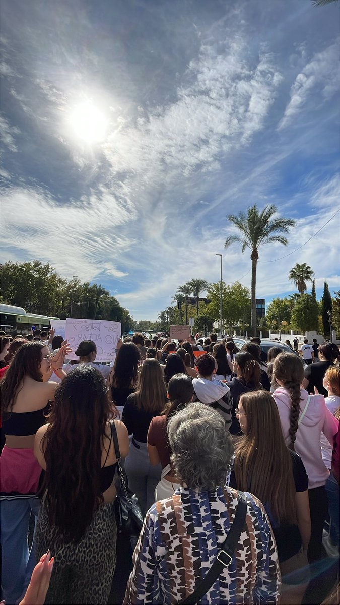 carlact000's tweet photo. Por Sandra, por los que no están, por los que luchan y por los que luchamos. Necesitamos hechos, basta ya de silencio administrativo. El dolor de un niño no se puede cuantificar con dinero. @educaciongob @dipucordoba #stopbullying https://t.co/o6GIVe7kCD