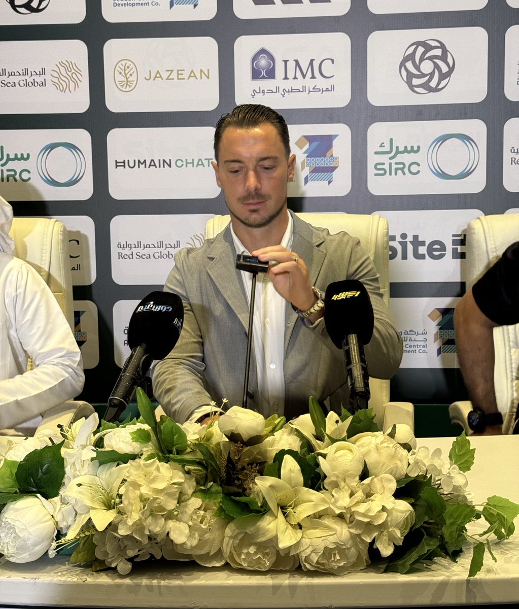 Rabanalsafena's tweet photo. 🎙️ ماتياس في المؤتمر الصحفي :

كان الهدف أن نخوض مباريات الكؤوس بكل جدية وقد قمنا بالمداورة بين اللاعبين لتحقيق التوازن وأنا فخور جدًا بما قدمه اللاعبون بالأمس من أداء وروح عالية. https://t.co/NVjrUE3gDG