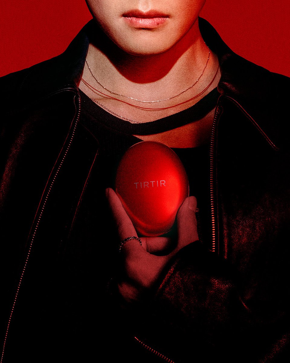 Aamyungv's tweet image. Loving them was red 🫦