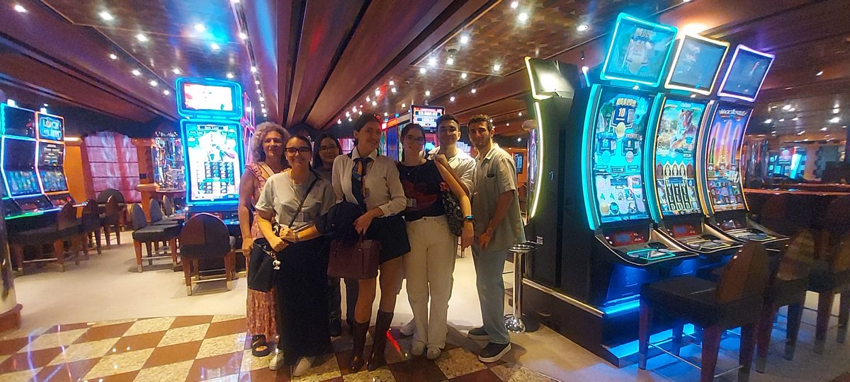 El alumnado de 2.º AVGE 🚢 ha podido visitar el crucero Costa Pacífica ⚓ atracado en el Puerto de Cádiz 🌊.
Una oportunidad increíble de conocer un crucero por dentro 😍 que les servirá para poder comercializar este tipo de viaje en su futuro laboral 💼✈️
#IESDrago