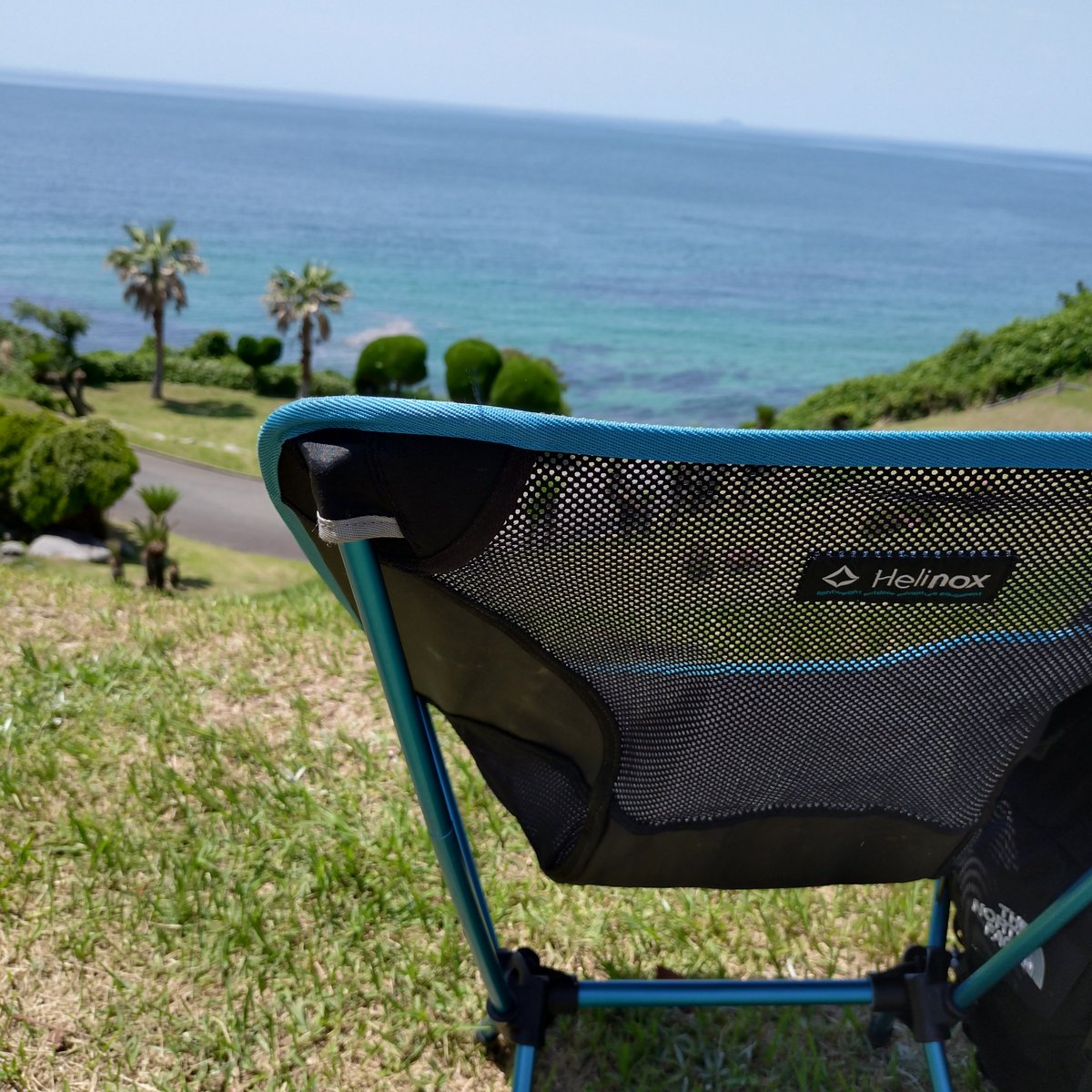 w26115's tweet photo. 姪浜チェアリング協会(MCA)選⑦
#チェアカブ 号で
墓参りを兼ねて、糸島半島 #チェアリング& #ツーリング
墓地の高台から、ジャークチキンで #チェアランチ
名付けて #チェアジャーク で見晴らしが良し!
#ナッティドレッド
#チェア散歩 #チェア活 #chairing #チェアリング好きな人と繋がりたい https://t.co/MYuYbPndGK