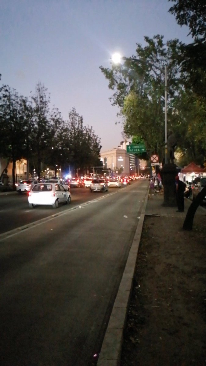 GenoFloresB's tweet photo. @MetrobusCDMX Buenos días, el año pasado también les reporte que a las 6:20 am la circulación en Hidalgo es fluida, y reabrieron el servicio y cerraron hasta las 9 am. Aqui las imágenes de que podrían ayudarnos con el servicio ya que no esta afectado el confinado. Gracias. https://t.co/iKQZbWaxnI