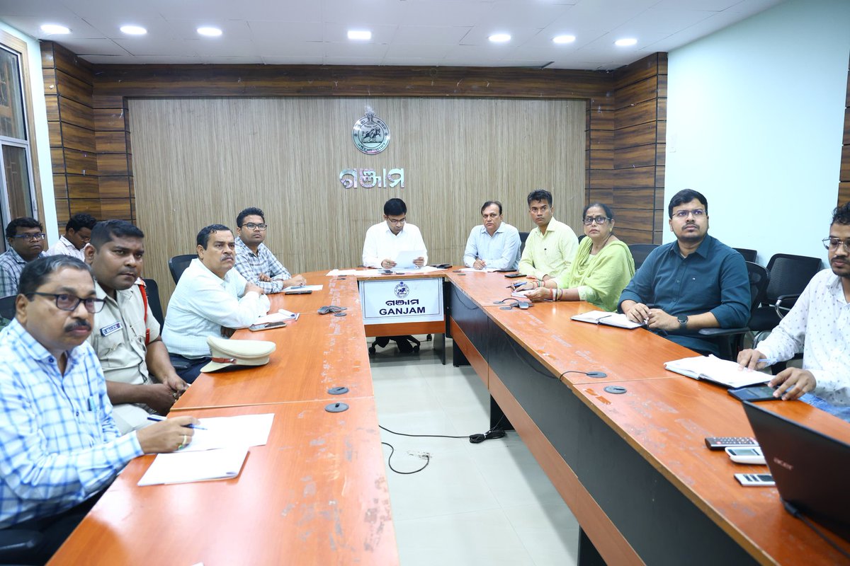 ଆଜି ମାନ୍ୟବର ମୁଖ୍ୟମନ୍ତ୍ରୀ ବାତ୍ୟା ‘ମୋନ୍ଥା’ ର ପ୍ରଭାବ ଏବଂ ମୁକାବିଲା ପ୍ରସ୍ତୁତି ସମ୍ପର୍କରେ ସମୀକ୍ଷା କରିଛନ୍ତି। ଏହି ସମୀକ୍ଷା ସଭାରେ ଆଭାସୀ ମାଧ୍ୟମରେ ଗଞ୍ଜାମ, ଜିଲ୍ଲାପାଳଙ୍କ ସହିତ ଅନ୍ୟାନ୍ୟ ବିଭାଗୀୟ ଅଧିକାରୀମାନେ ଯୋଗ ଦେଇଥିଲେ।
<a href="/CMO_Odisha/">CMO Odisha</a> 
<a href="/Indiametdept/">India Meteorological Department</a> 
<a href="/SRC_Odisha/">SRC, Govt of Odisha</a>