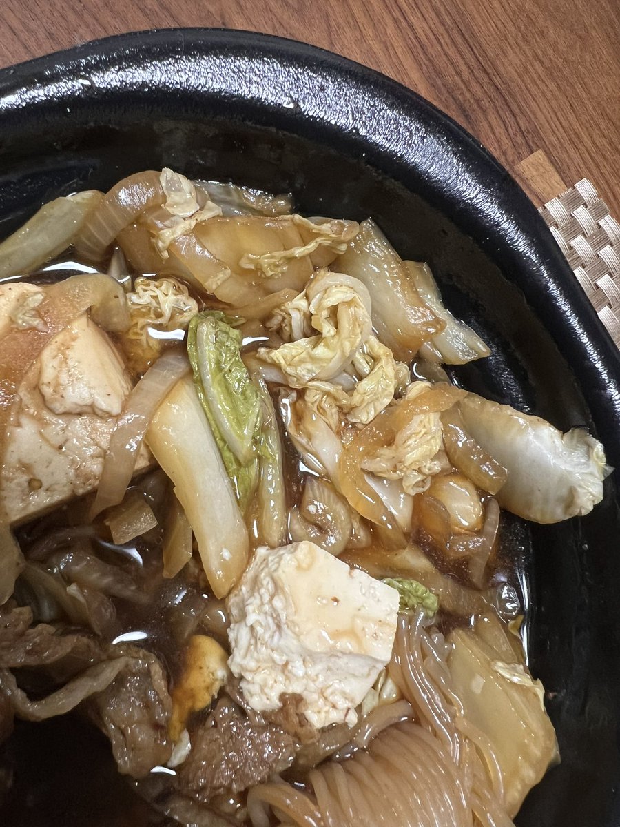 310satooo310's tweet photo. ほっともっとの牛すき焼き弁当買ったんだけど、白菜生すぎる🥲
苦い辛い食べられない🥲ちょっと高いのに悲しい…大人しくのり弁にすれば良かった🥲 https://t.co/RKsaKaJiDo