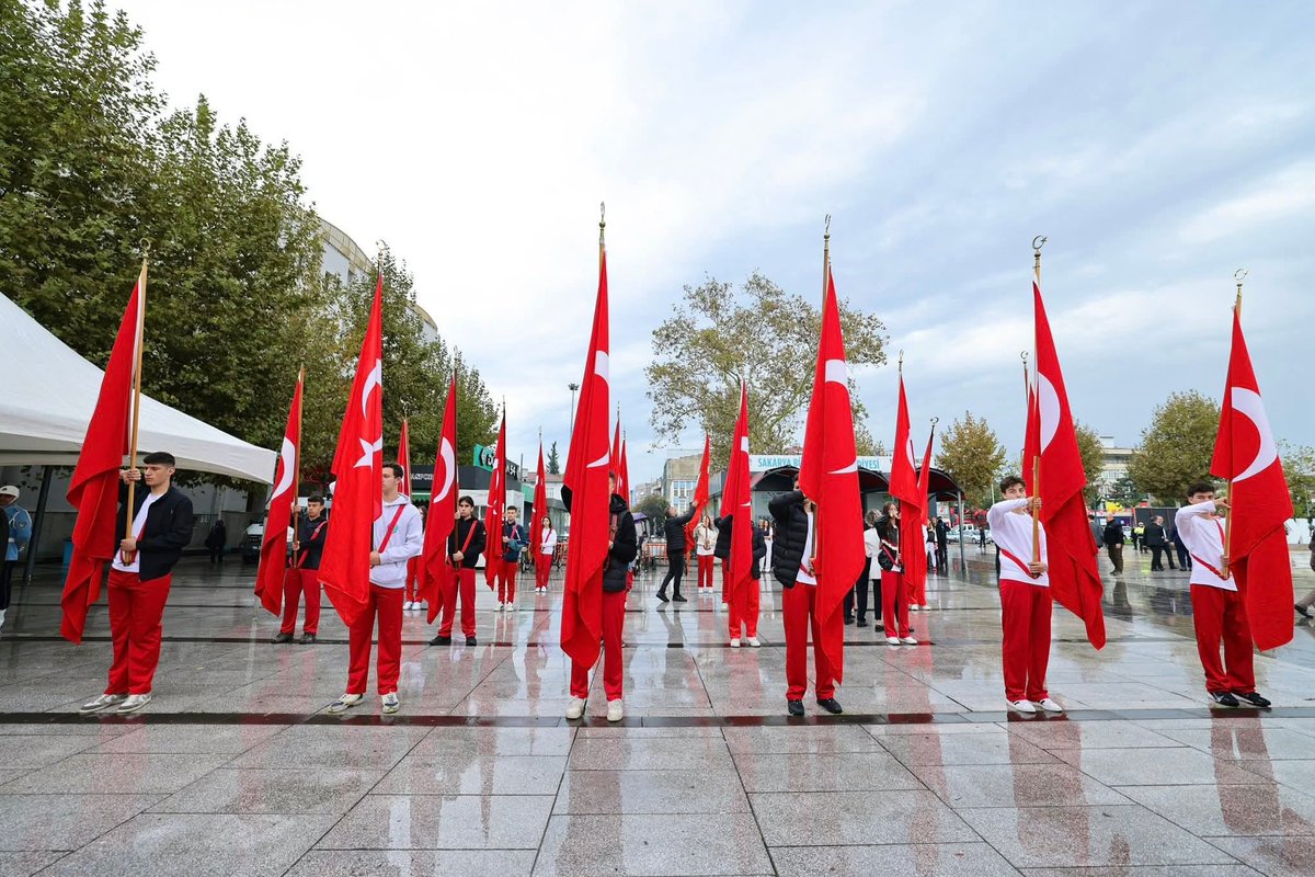 sakaryamem's tweet photo. 29 Ekim Cumhuriyet Bayramımızın 102. yıl dönümü kutlamaları kapsamında çelenk sunma töreni gerçekleştirildi.

🇹🇷Cumhuriyetimizin 102. Yılı, 29 Ekim Cumhuriyet Bayramımız kutlu olsun! https://t.co/ScWaN37ZXH