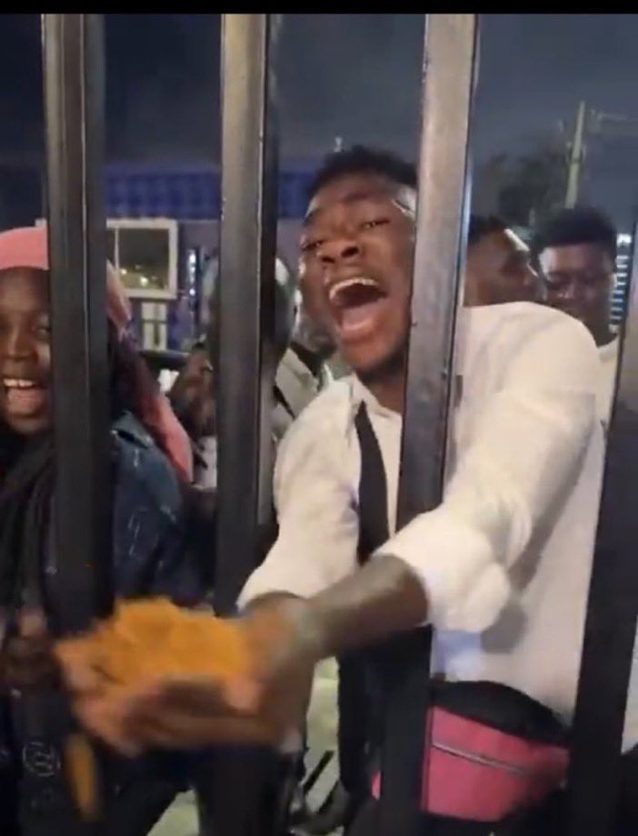 Depressed but if I see 10k I go happy 💔😭🤲🏾