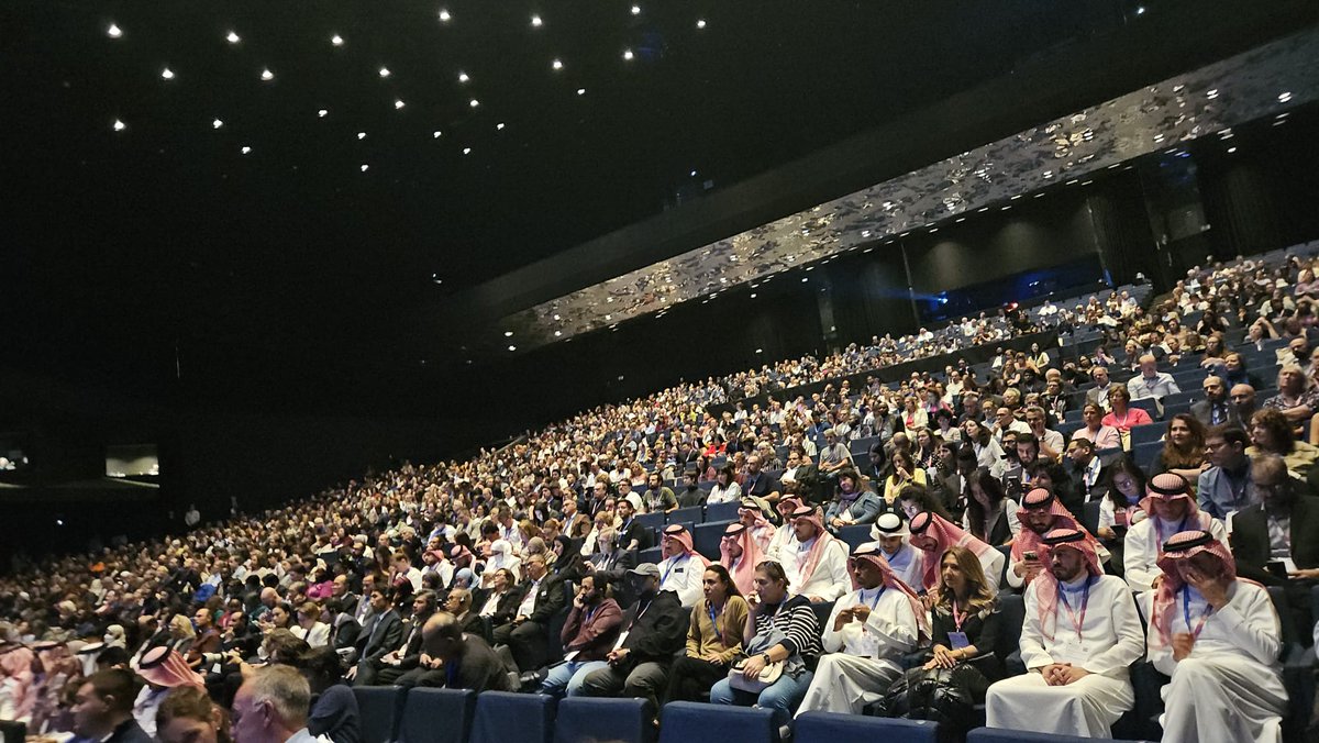 #ICABarcelona2025 🌍 | Som a la cerimònia d’obertura de l’<a href="/ICABcn2025/">International Archives Congress ICA Barcelona 2025</a> al <a href="/CCIB_Forum/">CCIB / Centre de Convencions Internacional de BCN</a> 💬

🙋🏻 2.000 persones professionals arribades a Catalunya d’arreu del món, aplegades per potenciar els arxius com a llegat de passat i referent de futur ⌛🔮

Més ℹ️ 👇 anc.gencat.cat/ca/detall/noti…