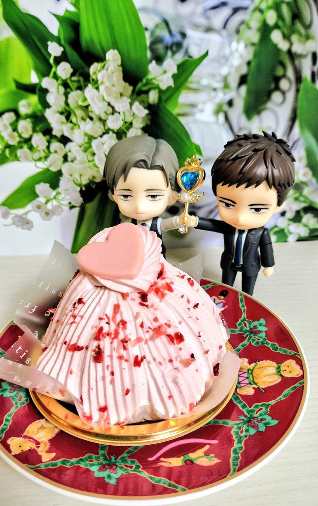 🎂 𝙷𝚊𝚙𝚙𝚢 𝙱𝚒𝚛𝚝𝚑𝚍𝚊𝚢百目鬼🎂🎉
💑ケーキ入刀的な😁いつものケーキ屋が休みでｼｬﾄ○ｰｾﾞになっちゃったけど かわいいのあった🩷今日はバースデーポストに感動したりほっこりしたり😊百目鬼はみんなに愛されてると実感した1日🥹ありがとうございました🙏
#百目鬼力誕生祭2025