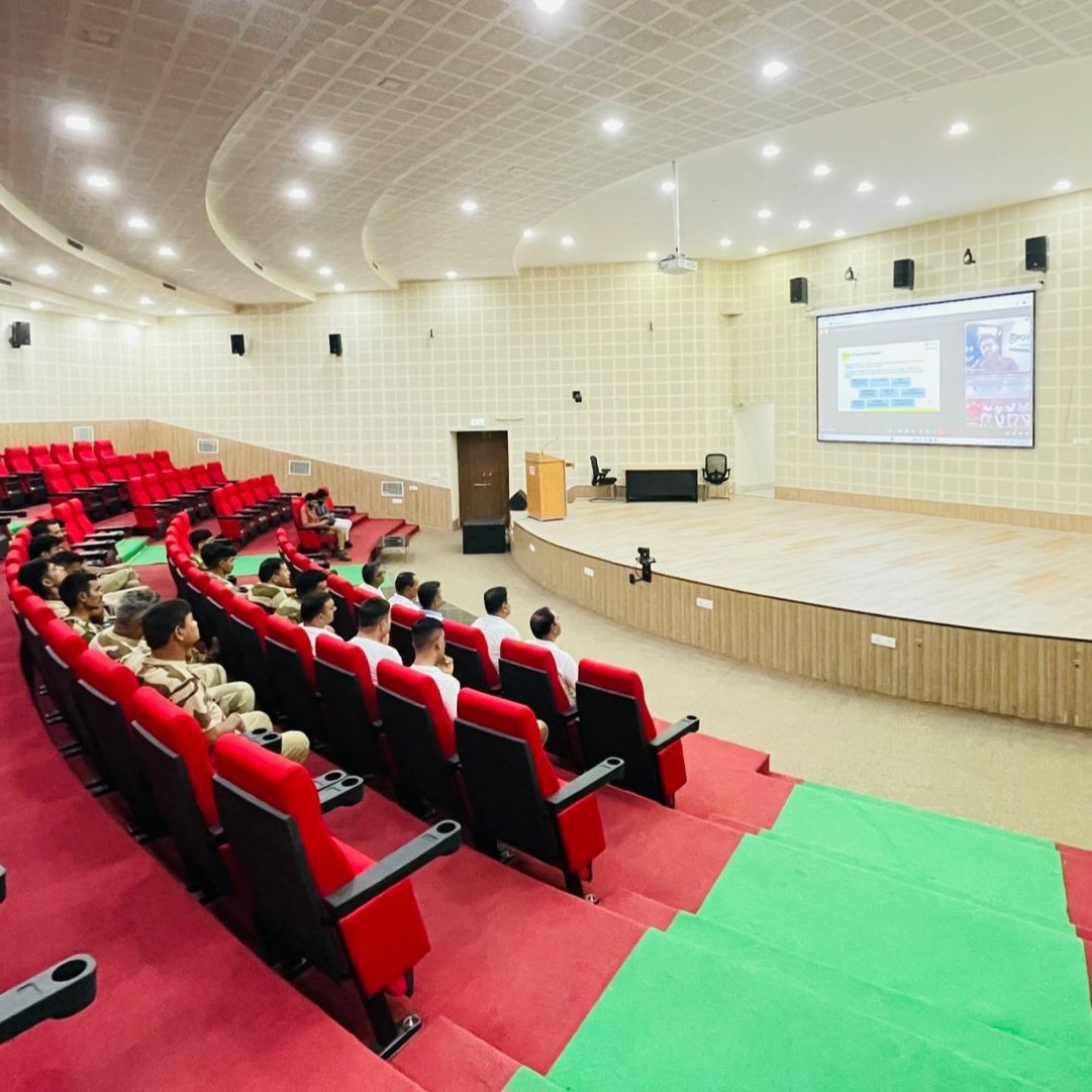 CISFCentral's tweet photo. 🧠 #ProjectMANN session was organised at #CISF Unit NTPC Khargone, focusing on mental health, stress management & emotional well-being. Personnel actively participated and learned techniques to stay positive & resilient, promoting a healthy mind and strong force. 💪💙
@CISFHQrs https://t.co/aw0ztWvGTX