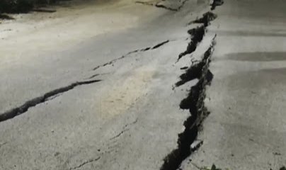 SadiqBasha_'s tweet image. அன்பில் மகேஷ் சொன்ன மாதிரி Conditions Follow பண்ணிருந்தா சென்னைக்கு இந்த நிலமை வந்திருக்காது..😤😤

#SingaraPotholeCHENNAI