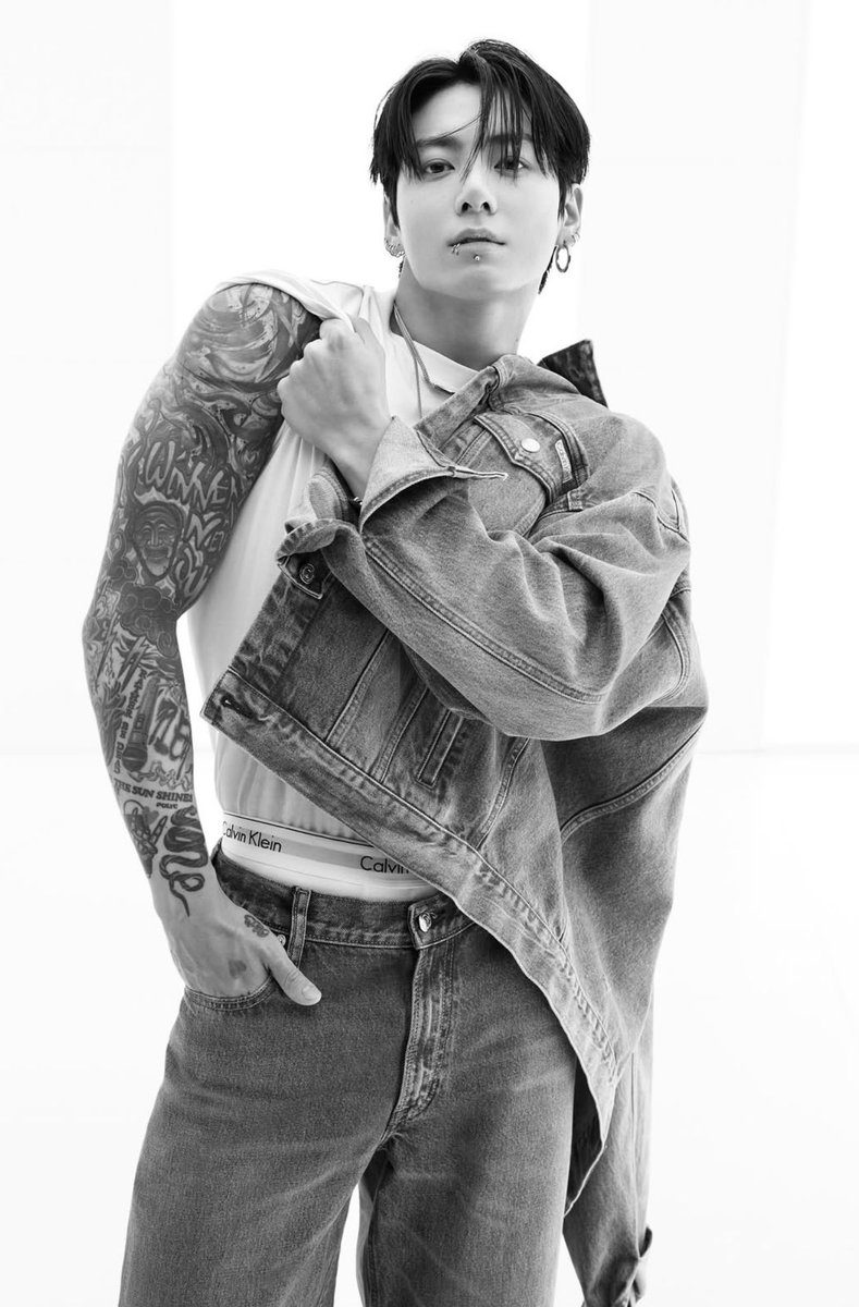 humanlouvreart's tweet photo. the tattoo, the bike, the pose. the man https://t.co/ZPgbveKOru