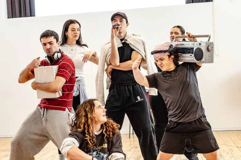 WhatsOnStage's tweet image. Ride the Cyclone musical releases UK premiere rehearsal photos whatsonstage.com/news/ride-the-…