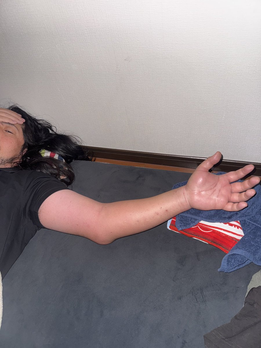 hirahiroro's tweet image. テレビ出てるらしいけどこちとらそれどころじゃないんだよなぁ