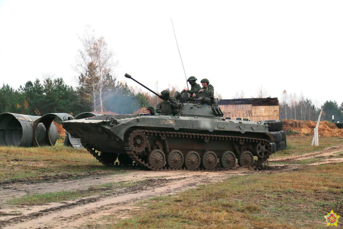 TheGreyPatriot_'s tweet photo. 🇧🇾🇷🇺 Today's training of 2nd year kursants at combined arms faculty of Belarusian Military Academy in Minsk at "Belaya Luzha" training center.
#Russia #Belarus #Belarusian #Today #Training #Military #Army #Cadets #Kursants #Tactical #Minsk #BMP2 #IFV #Mechanized #AK74 https://t.co/607iAWQ74o