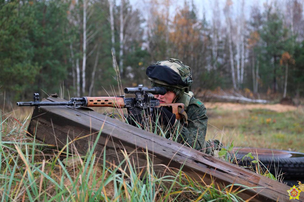 TheGreyPatriot_'s tweet photo. 🇧🇾🇷🇺 Today's training of 2nd year kursants at combined arms faculty of Belarusian Military Academy in Minsk at "Belaya Luzha" training center.
#Russia #Belarus #Belarusian #Today #Training #Military #Army #Cadets #Kursants #Tactical #Minsk #BMP2 #IFV #Mechanized #AK74 https://t.co/607iAWQ74o