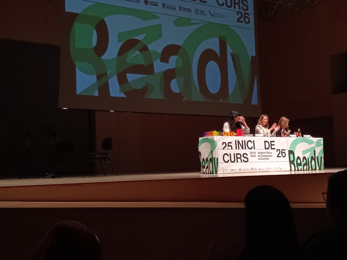 noticies_d's tweet image. Imatges 📸 de l'acte d'inici del curs 2025/2026 de l'EASD Escola d'Art i Superior de Disseny de Castelló
#acteapertura #curs20252026 #EASD #Castelló #noticies