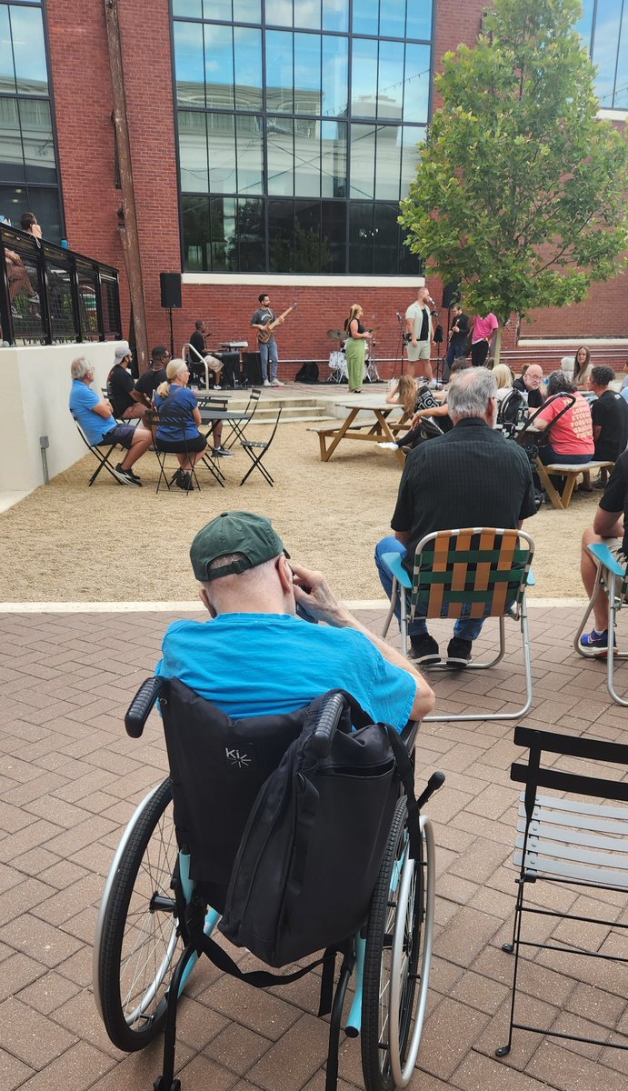 EastersealsNEIN's tweet image. 🎶✨ Bob is at it again—enjoying another amazing concert, this time at Electric Works in downtown Fort Wayne! 🎤🎸 What a perfect night filled with music, lights, and great vibes! 🌟🙌 #ConcertVibes #ElectricWorks #FortWayne