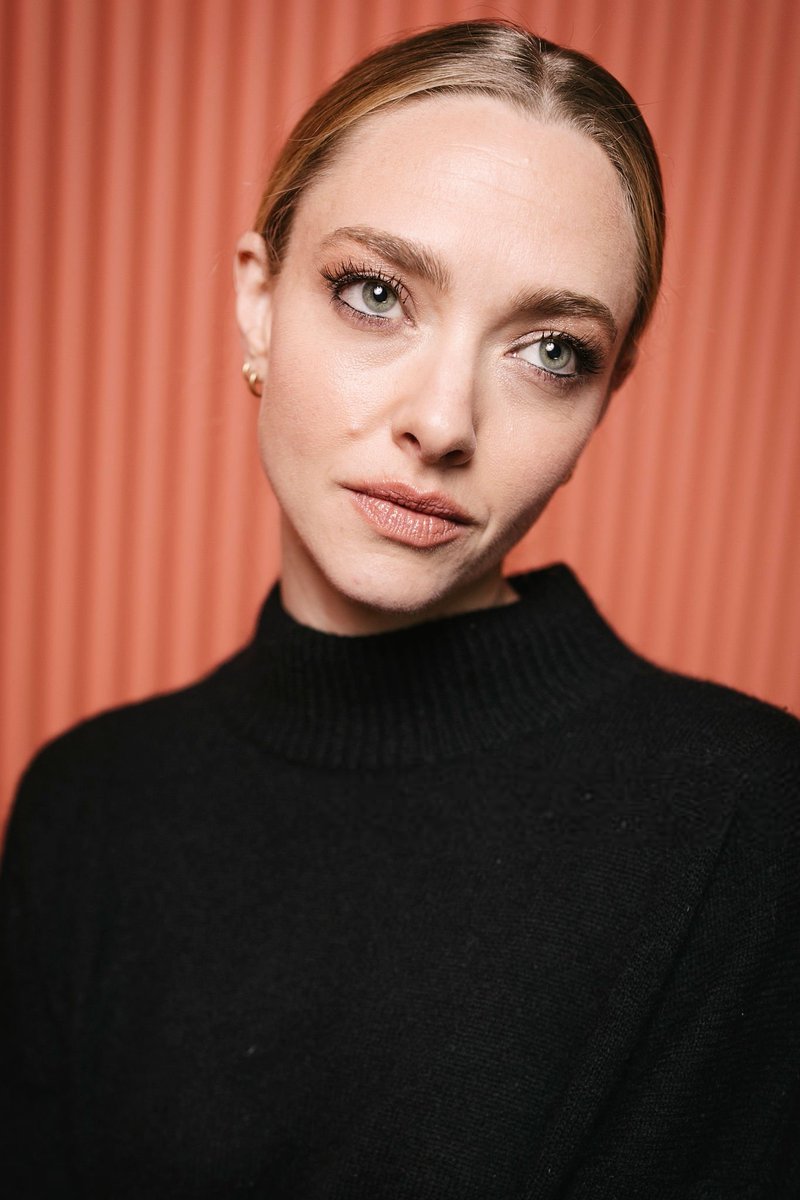 SeyfriedUpdates's tweet photo. Amanda Seyfried photographed by Emma McIntyre at the SCAD Savannah Film Festival https://t.co/VisyzorTgE