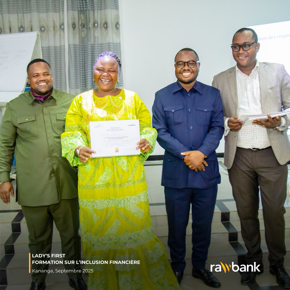 189 femmes formées, 4 villes mobilisées, une même ambition : l’inclusion financière.

À travers #LadysFirst, Rawbank accompagne les femmes entrepreneures de Kikwit, Mbandaka, Kananga et Mbuji-Mayi pour renforcer leur autonomie et leur impact économique. 💪🏾

#Rawbank #RDC