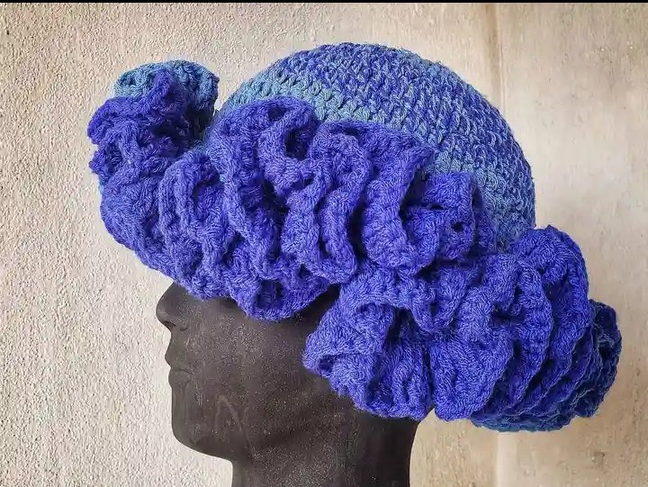 solomonkabari's tweet photo. @twitgameboy Make crochet outfits and beaded jewelries too 
Lemme be lucky for this crediting 🥲 https://t.co/khgMGtY2ck