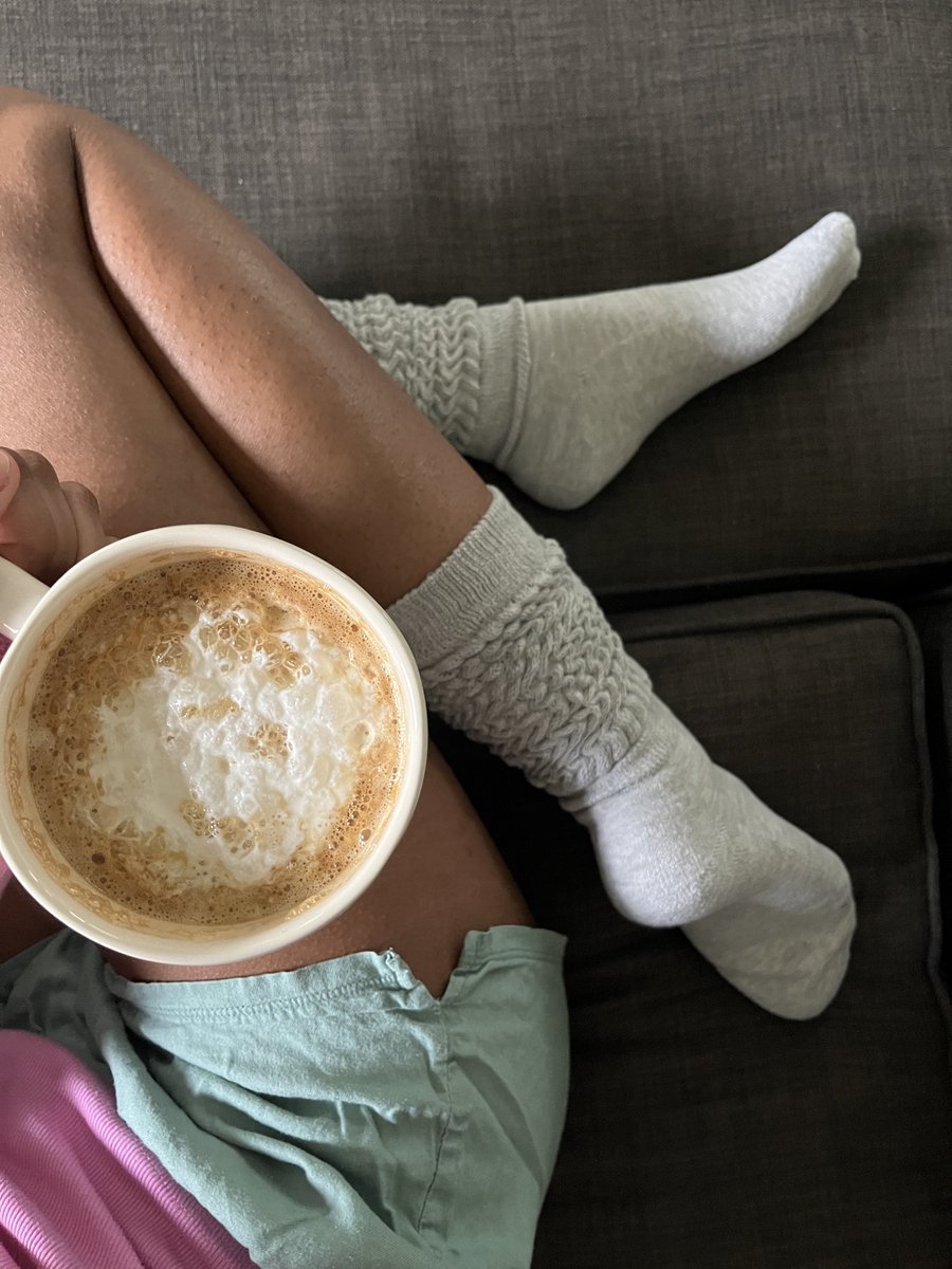 spoilprncss's tweet image. good morning scrunch socks simp