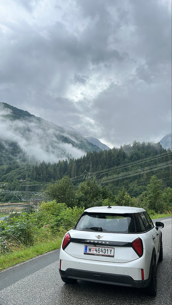 PrivateRayan_'s tweet photo. AUSTRIA https://t.co/2qOkGctlea