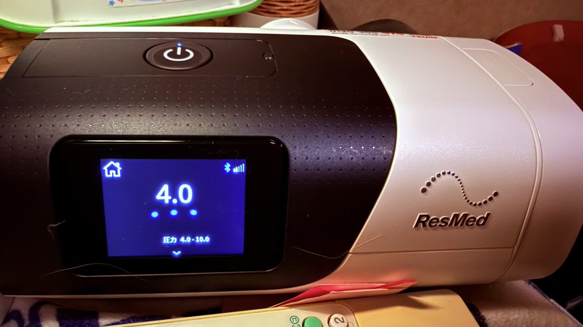 mimuBAR's tweet image. 昨日からcpap治療開始
初日から効果を体感！
睡眠で疲れが癒える事の体感
『こんなもん鼻に着けて寝れるか‼️』と感じ、慣れずに何度も目覚めたけど、疲れは取れた
キャンプにも旅行にも連れて行く相棒
#睡眠時無呼吸症候群　#cpap