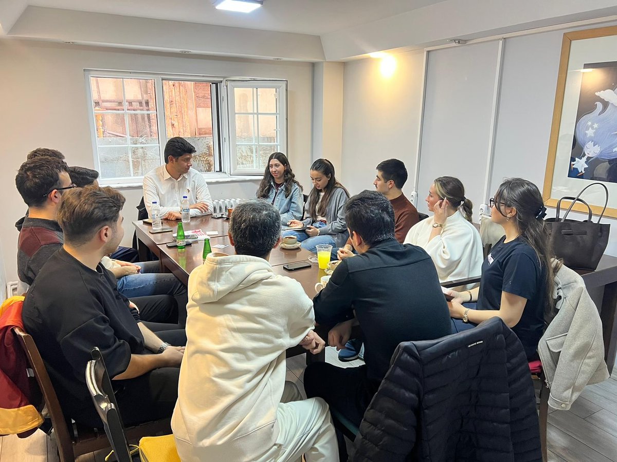 butadernegi's tweet photo. Entelecheia projemizin ilk sohbetinde bir araya geldik, “Varoluş: Tesadüf mü, Görev mi?” sorusu üzerine birlikte düşündük ve sorguladık.Katılımları ve katkılarıyla bu anlamlı buluşmayı güzelleştiren herkese teşekkür ederiz.Yeni bir düşünce yolculuğunda yeniden görüşmek dileğiyle. https://t.co/QpvkdlFIFp