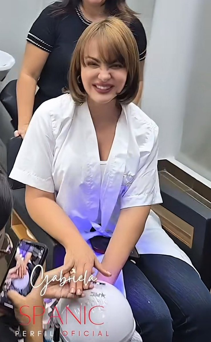 infogabyspanic's tweet photo. Nossa usurpadora decidiu ressuscitar a verdadeira Paola Bracho, para o Baile do Laéllyo #gabyspanic #usurpadora #afazenda17 https://t.co/wAHyIiQSzg
