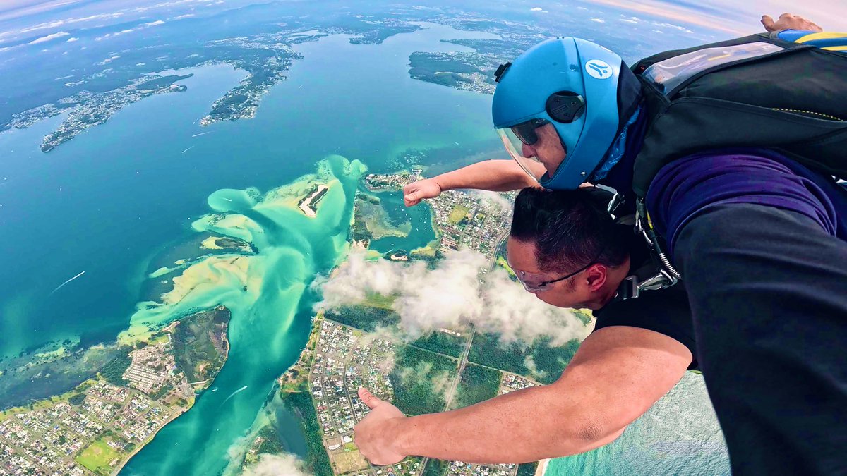 imarkwillson's tweet photo. First skydiving attempt! ✅☁️🪂🤙🏻 @skydiveaus #Skydiving #Adventure https://t.co/0ds79wJonQ