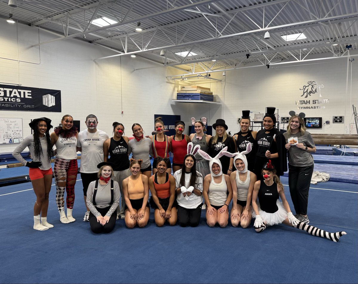 Day 1 Spirit Week = 𝓣𝓱𝓮 𝓒𝓲𝓻𝓬𝓾𝓼 🎪