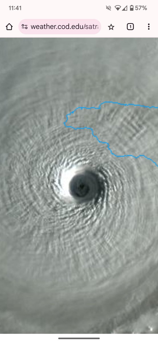 Meteorológicamente hablando, Melissa es uno de los ejemplos más perfectos y más bellos de dinámica tropical
Sería difícil encontrar un ojo más simétrico, sobre todo en el atlántico. 
Además que ya se posiciona como uno de los 5 más poderosos de la historia con 893mb