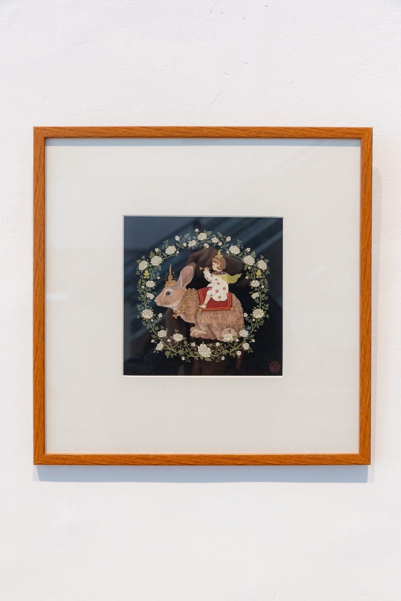 ทุกคนคะะ!! ตอนนี้เรามีจัดนิทรรศการกลุ่มอยู่ที่ผนังโค้งชั้น 5 BACC ค่ะ กี๊ดดดดดด ดีใจมากๆเลยที่จะได้เห็นงานตัวเองในหอศิลป์~~ ฮืออออ😭😭😭

และวันเสาร์นี้มี Artist Tour เวลา 14.0016.00 เชิญชวนทุกท่านเลยนะคะะ มาพบปะพูดคุยกันได้งับบ!!😍🙌🏻💗🌈✨