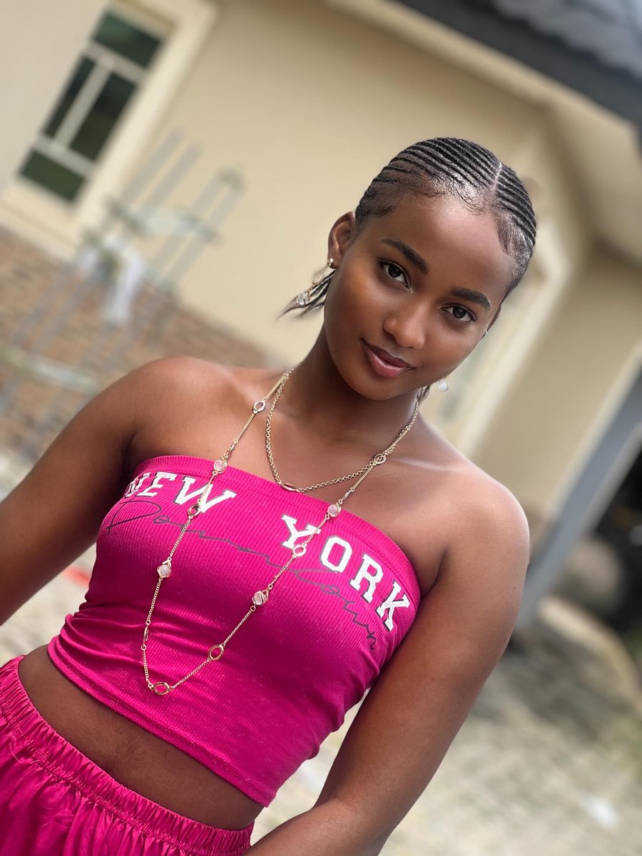 First Nurse👩🏾‍⚕️ in LYNK community.
Bring me the sick 💉