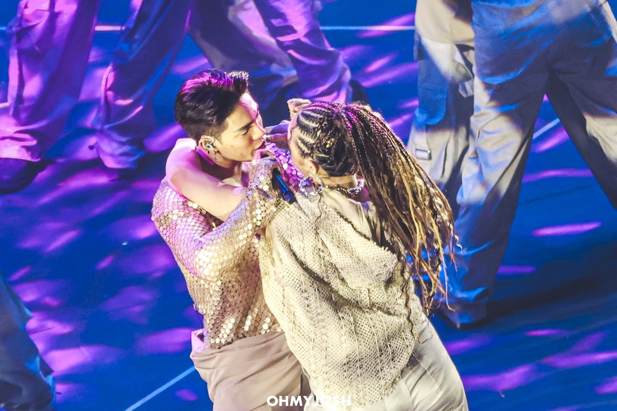 OhMyJosh1022's tweet image. 251026 SB19 STELL
FAST ZONE

@stellajero_ 

SB19 BACK IN ARANETA
@SB19Official #SB19 
#FrancisLibiran
#SB197thAnniversary
#SB19FastZoneConcert