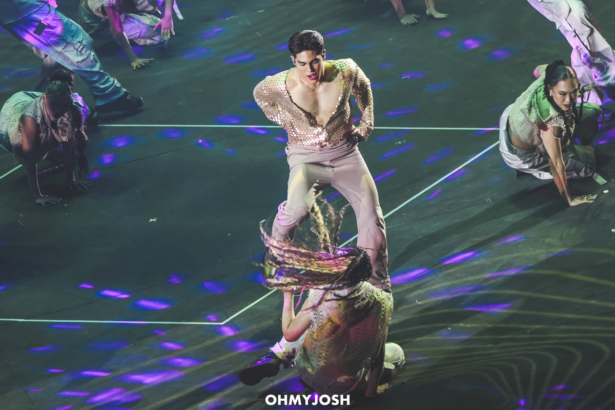 OhMyJosh1022's tweet image. 251026 SB19 STELL
FAST ZONE

@stellajero_ 

SB19 BACK IN ARANETA
@SB19Official #SB19 
#FrancisLibiran
#SB197thAnniversary
#SB19FastZoneConcert