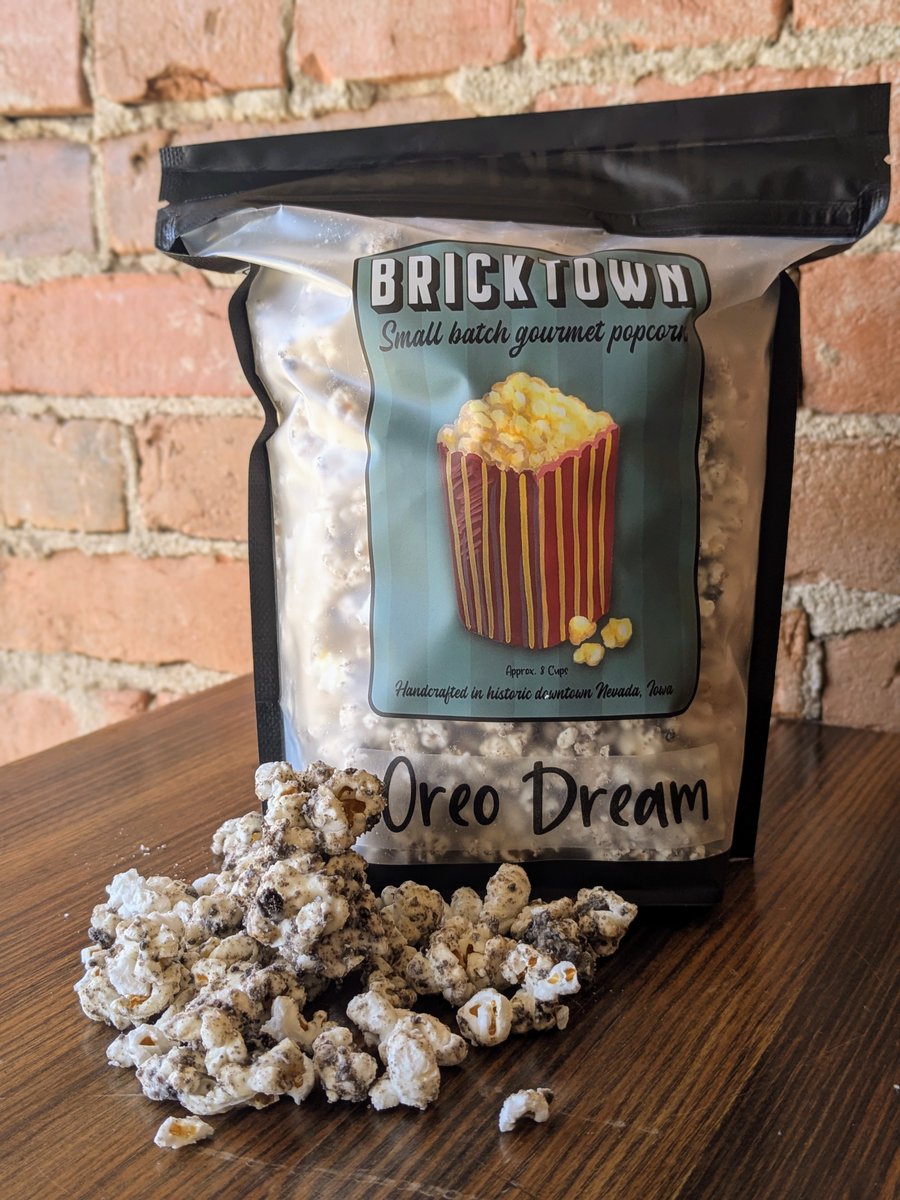 BricktownPop's tweet photo. Popcorn Spotlight: Oreo Dream

This delicouse popcorn starts with a simple plain popcorn base. Its then tumbled with heaps of white chocolate and topped with crushed oreos! 

The perfect snack for all oreo lovers! https://t.co/AhM9LOrAJx