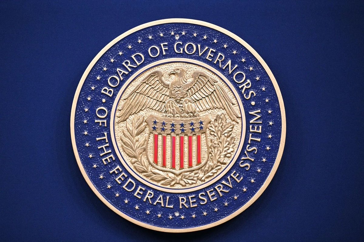 Vault17Q's tweet photo. FED Likes Stellar
The Federal Reserve's recent research paper has spotlighted the #Stellar network $XLM for its role in secure, efficient payment systems, validating its Stellar Consensus Protocol (SCP). 

Positioning XLM as a leader in financial inclusion for the unbanked. 

Stellar’s infrastructure aligns with the Fed’s vision for scalable, resilient payment systems, boosting its adoption in institutional and CBDC frameworks.