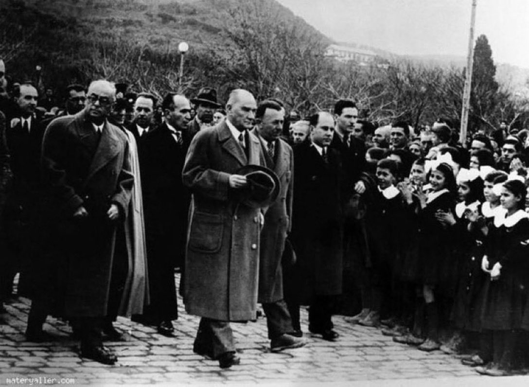 “Bu ulusu ben değil içimizdeki ruh, damarımızdaki kan kurtarmıştır.”

- Gazi Mustafa Kemal Atatürk