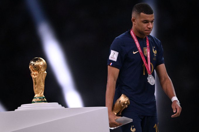 “Fail like Mbappe”

Mbappe didn’t even fail, his team did

Bro score an hat trick in his second world cup final after winning the first at 19 

Be like Mbappe <a href="/KMbappe/">Kylian Mbappé</a>