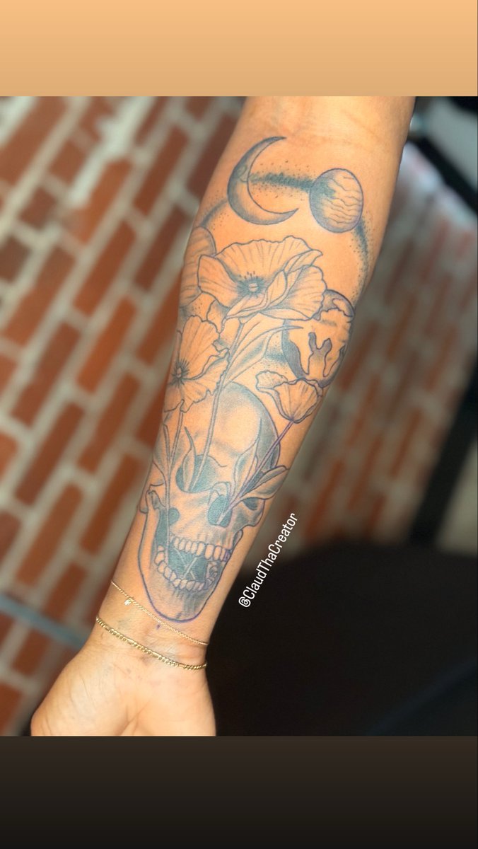 claud_monett's tweet photo. if you’re in atlanta and looking to get inked up soon, i have tattoo specials running until the end of the year!
ig: ClaudThaCreator https://t.co/kNL15Gepal