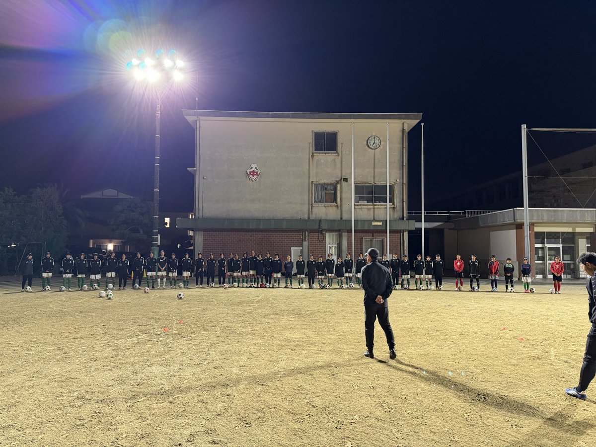 ryo_6556's tweet image. SATOなでしこU-15TR(80)
(通403)@八幡中学校
陵介、瀧川、織田、永田コーチ
WARM UP
3カテゴリーでTR
4:4+2S
5:5+GK(フィニッシュ)
10:10+GP(ゲーム)
PK
1:1→シュート
1:2→シュート
10:10+GP
パスコン(体の向き・受け方)
3:1 3:1 S
10:10＋GP

GKメニュー
織田コーチ

#SATOなでしこ U-15