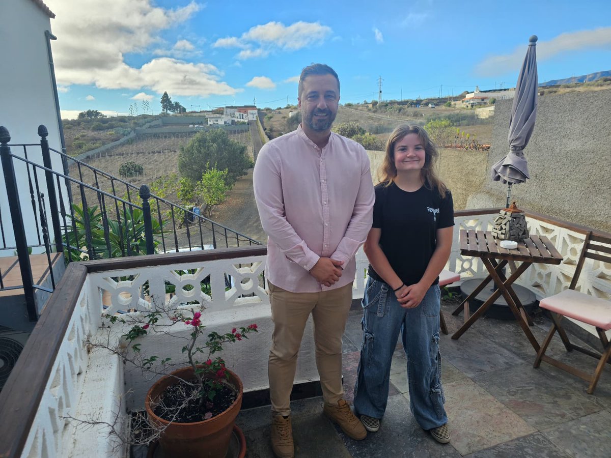 🍷🌳El alcalde visita la finca de la familia Cantón, donde se encuentra la antigua bodega museo de vinos de Telde, que pretenden reabrir al público en La Gavia

🍇♻Los nuevos propietarios, naturales de Canadá, prevén recuperar el viñedo abandonado y alcanzar un cultivo 100% bio.