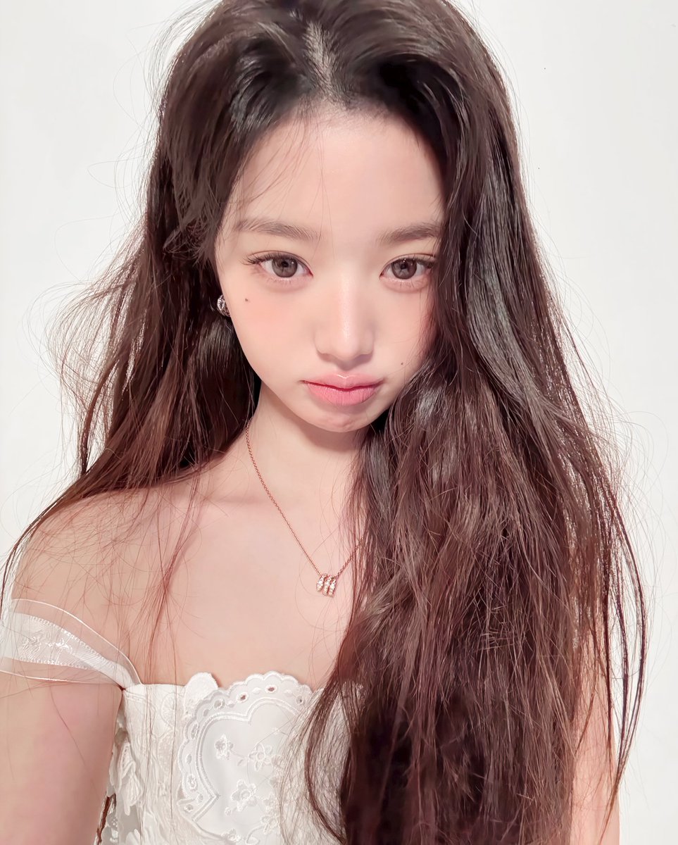 tdaileee's tweet image. gabut, yang mau pakai wonyoung foto terbaru filtered, pakai aja yaa!