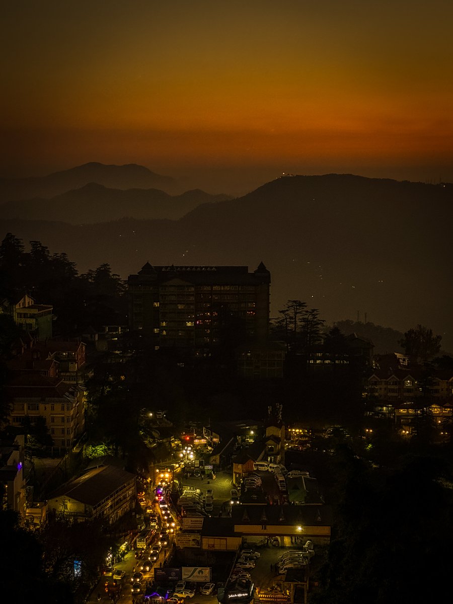 O_arra_'s tweet photo. Shimla’s best sunset season is here again 🔥 

#shimla #sunset #himachal #octobervibes #shotoniphone #AutumnVibes #autumn https://t.co/ehs0LgiEsR