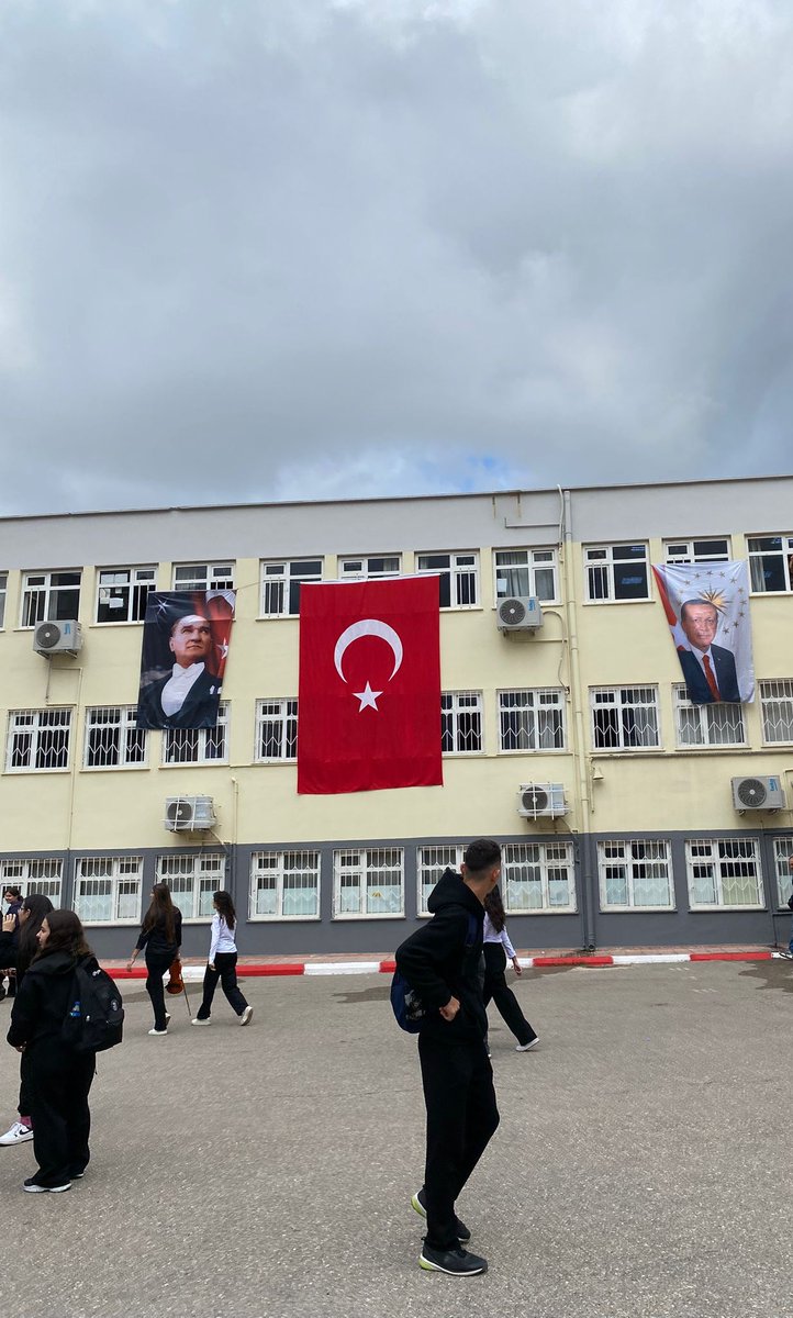 Hayırdır Atam Cumhuriyet'i kurarken recepte mi ordaydı 
#29Ekim