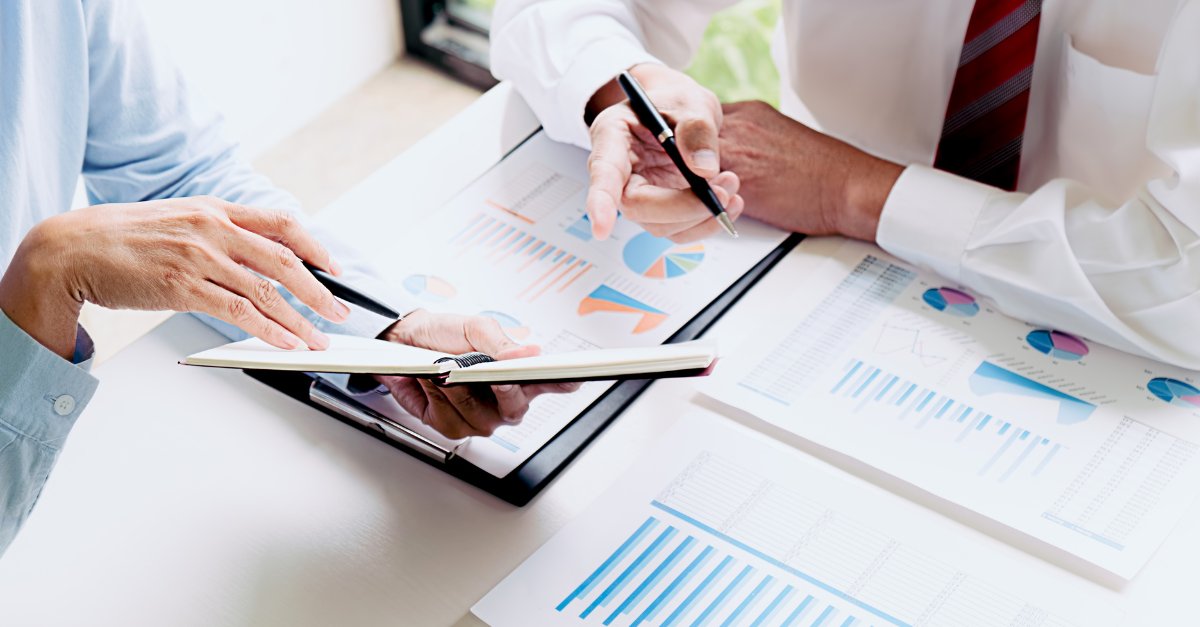 Nos retroALIMENTAMOS🔁

No hablamos de comer, hablamos de crecer.

Compartir la información entre el equipo es importante: poner los retos, las oportunidades y las dificultades en común para seguir creciendo.

¿El objetivo? Una alimentación segura, equilibrada y de calidad🤝💚