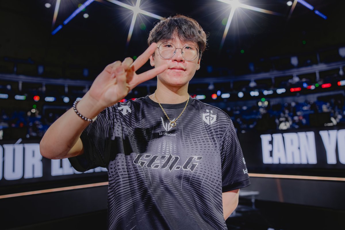 LoL Esports tweet media