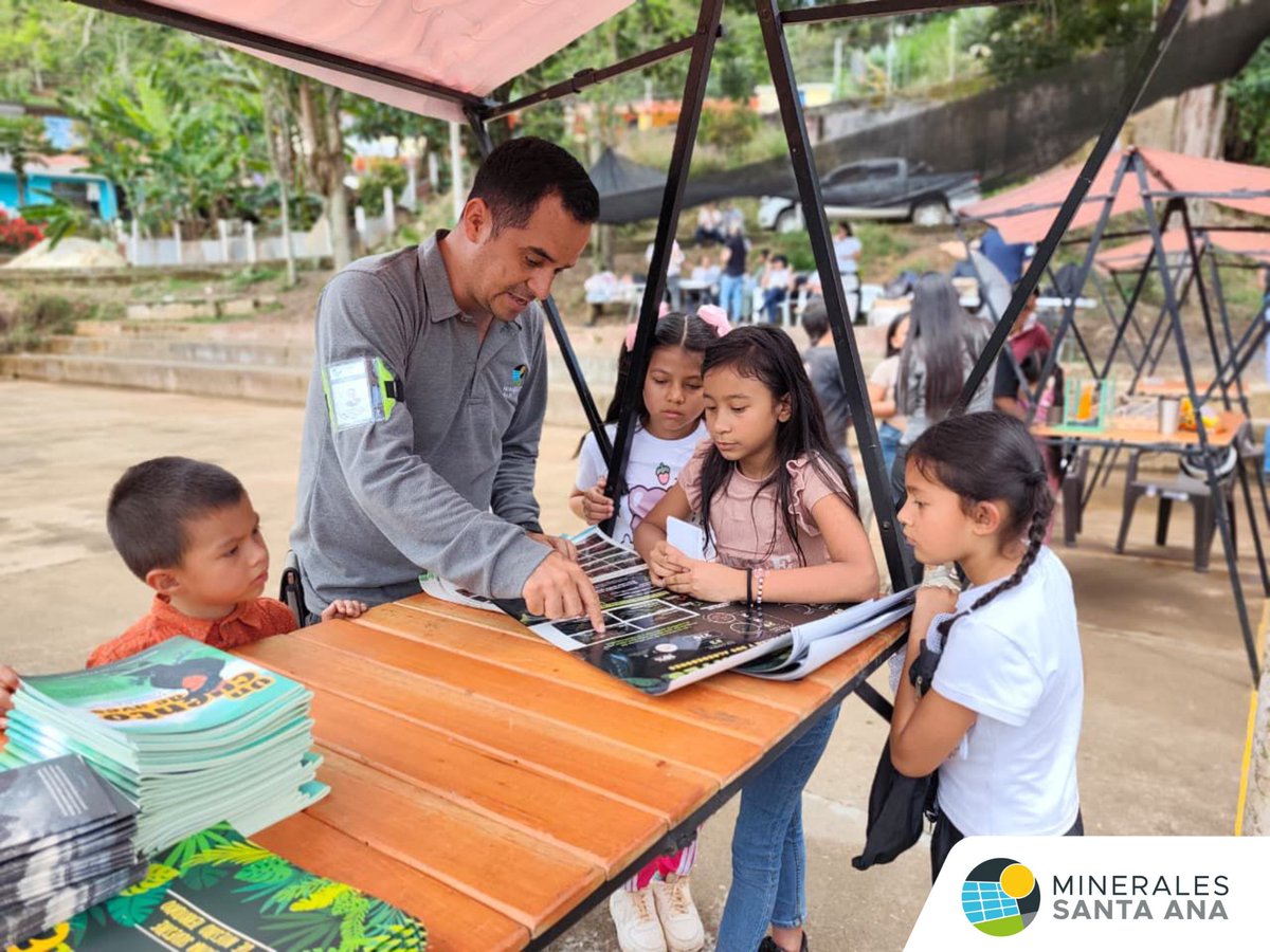 Ciencia, comunidad y naturaleza se unieron en #Frías 💚
Gracias al trabajo conjunto con la <a href="/AlcaldiaFalan/">Alcaldia Falan</a>, <a href="/PoliciaColombia/">Policía de Colombia</a> y el Hospital Santa Ana, llevamos educación ambiental y plantas nativas a la comunidad.
#MineralesSantaAna #LegadoQueInspira #ExplorandoOportunidades