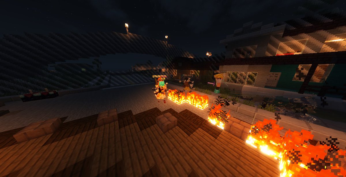 GladMC_'s tweet image. 👀 Algo terrível se aproxima...
As ruas estão cobertas de névoa e o medo domina até os mais corajosos.
Prepare-se para o evento que vai assombrar o GladMC — a Semana do Halloween está prestes a começar! 🎃
#Minecraft #gladmc #serverminecraft #Halloween